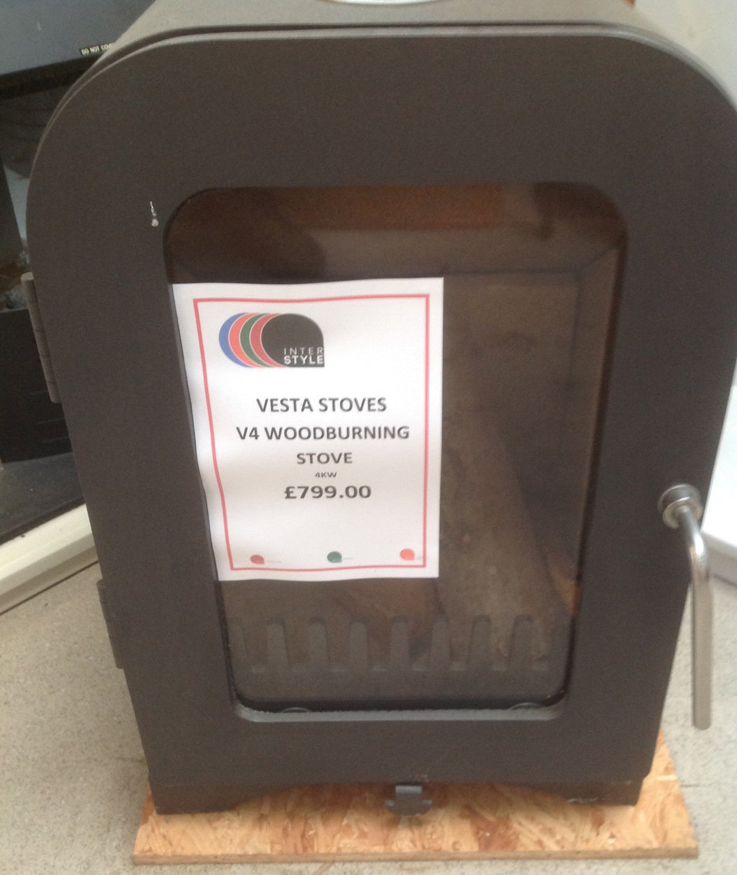 Vesta V4 Woodburning Stove CLEARANCE - EX DISPLAY MODEL
